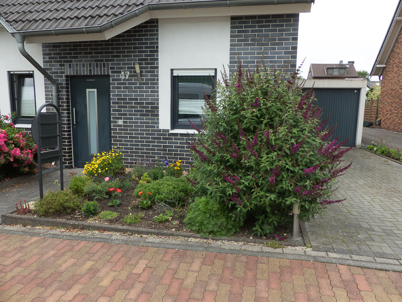 Vorgarten rechts